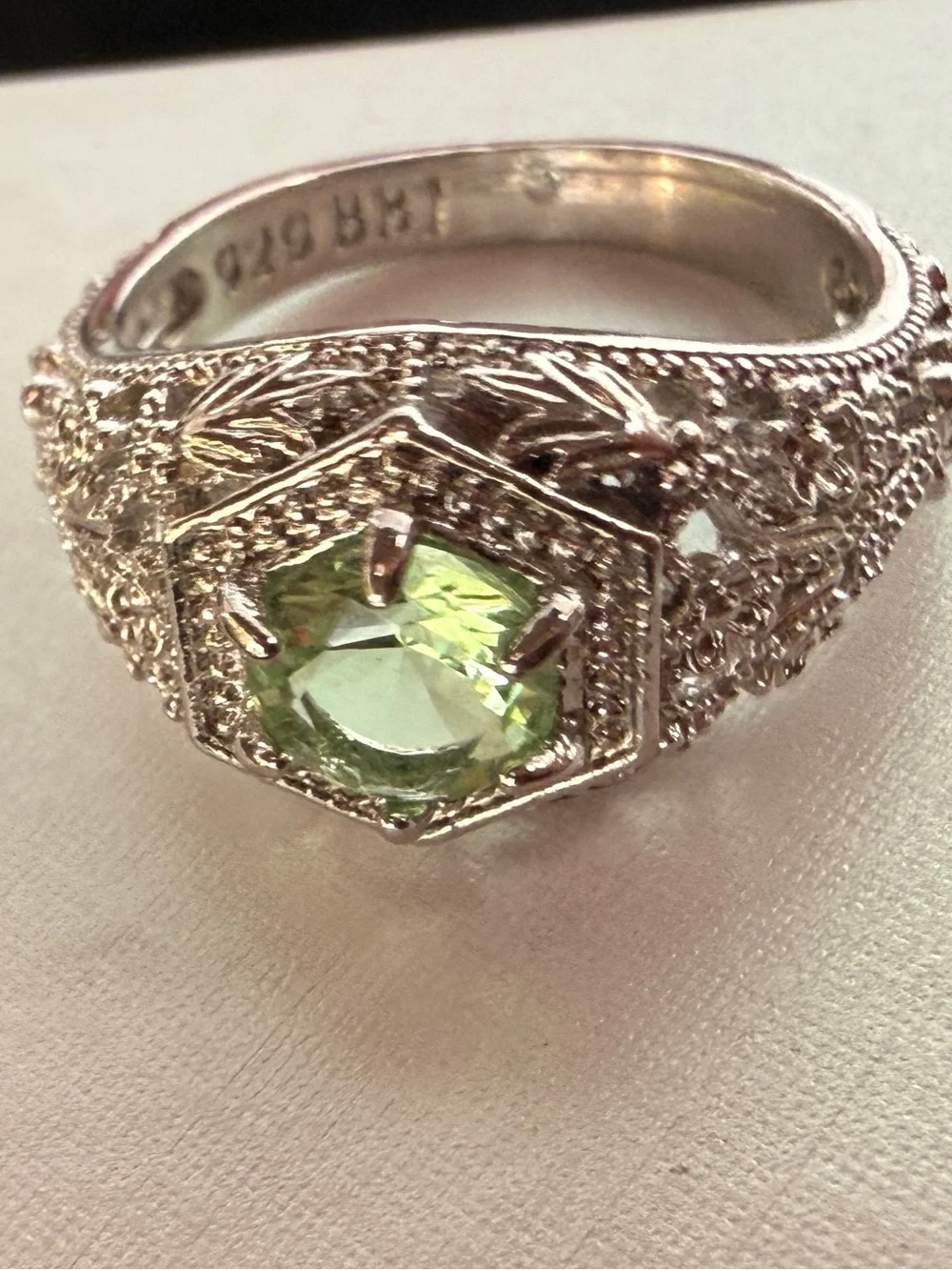 PERIDOT VINTAGE STYLE ART DECO FILIGREE RING Sz7